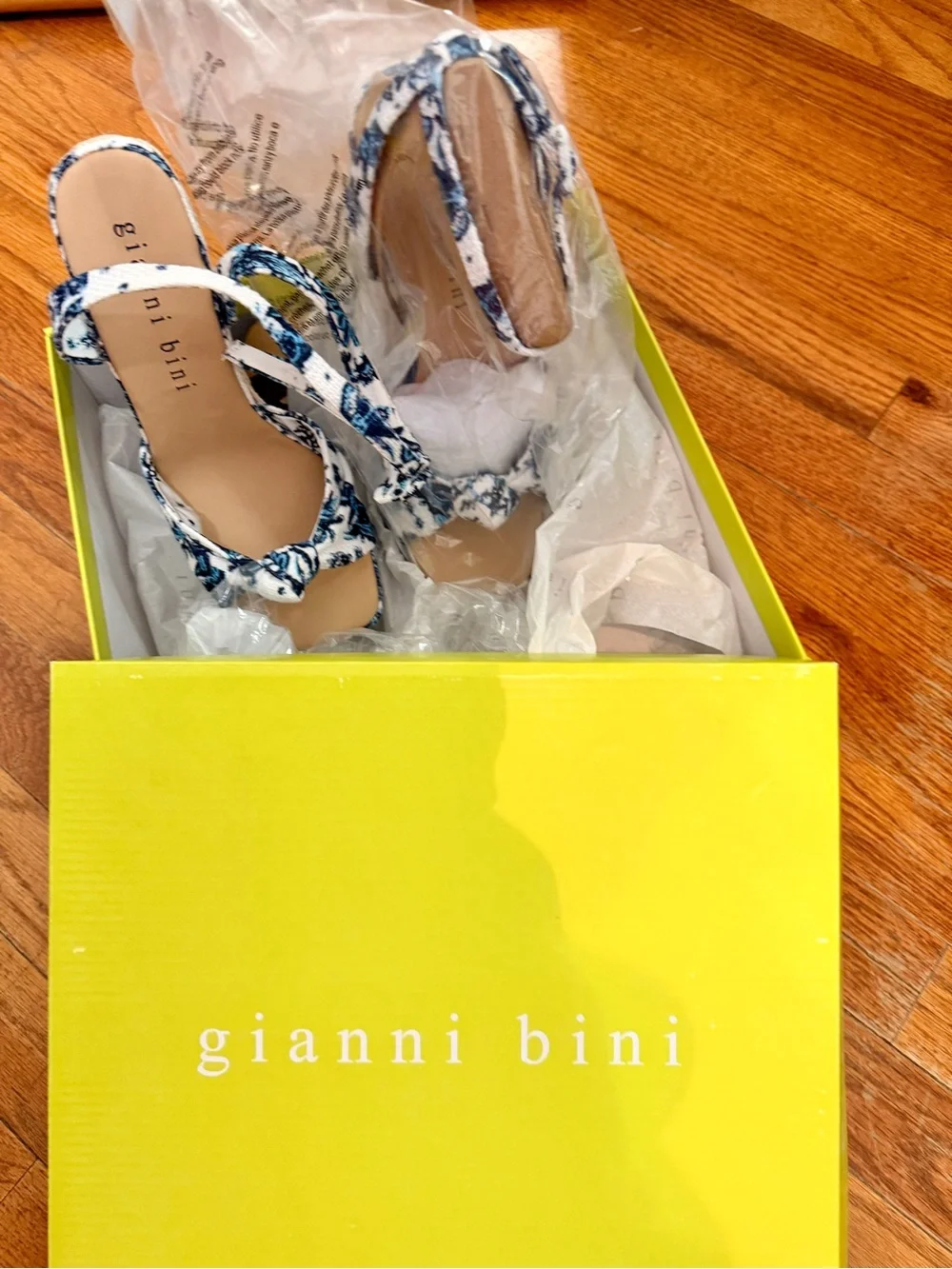 Gianni Bini White & Blue Palm-Print Beaded Espadrille Wedge